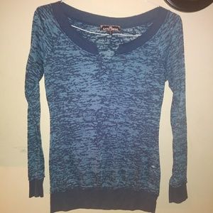 Blue long sleeved long sleeve/light sweatshirt
